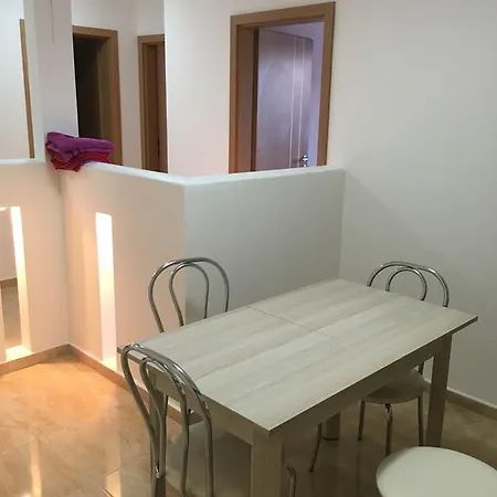 Apartamento Madalin *